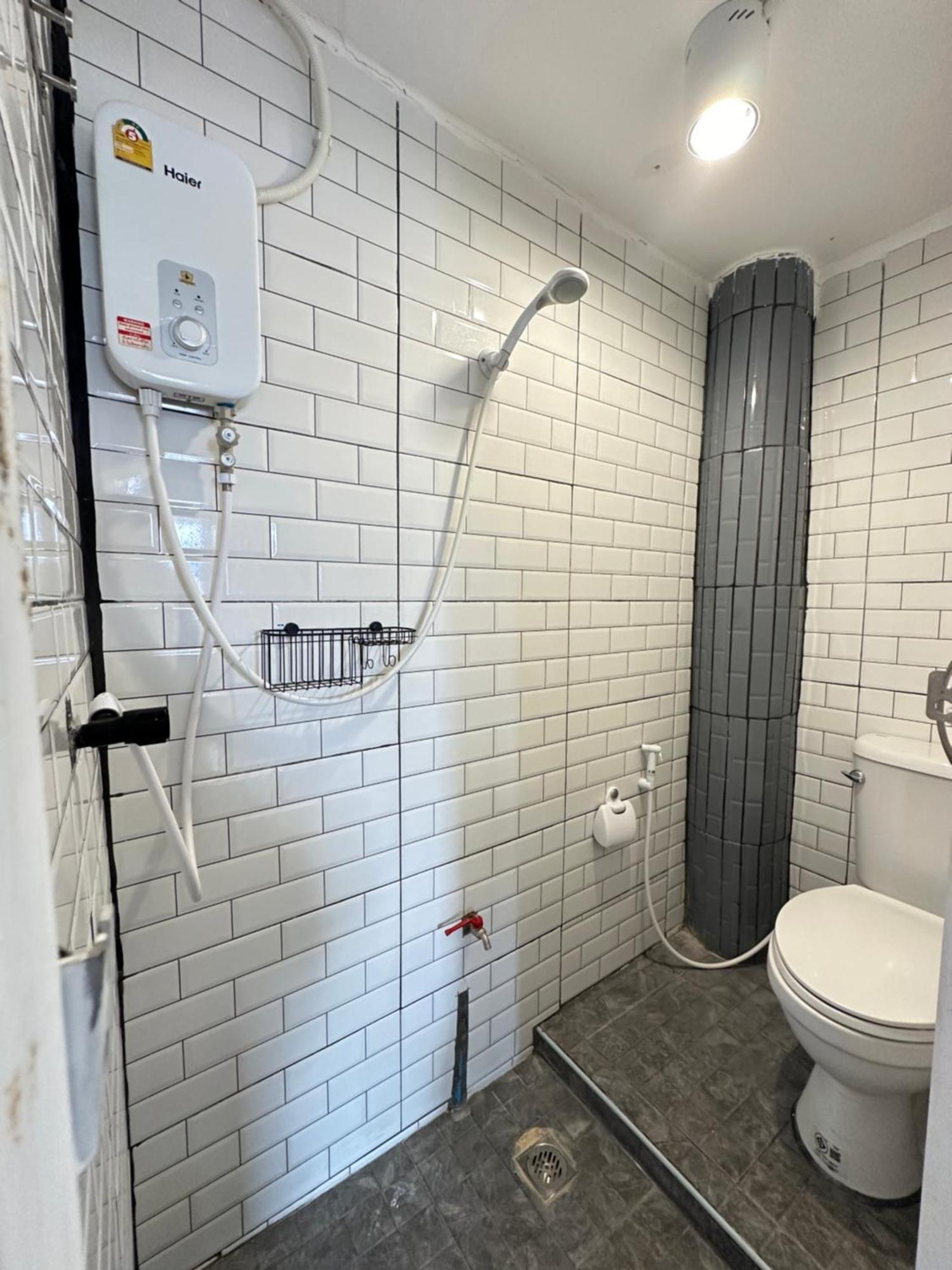 Chubby 9 Single Room Bangkok Zewnętrze zdjęcie
